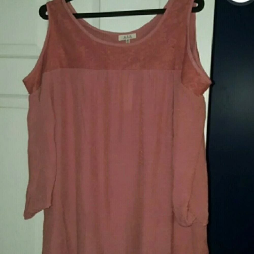 Cold shoulder top